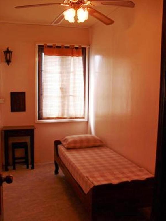 Yha Bangkok Airport Hostel Bang Phli Room photo