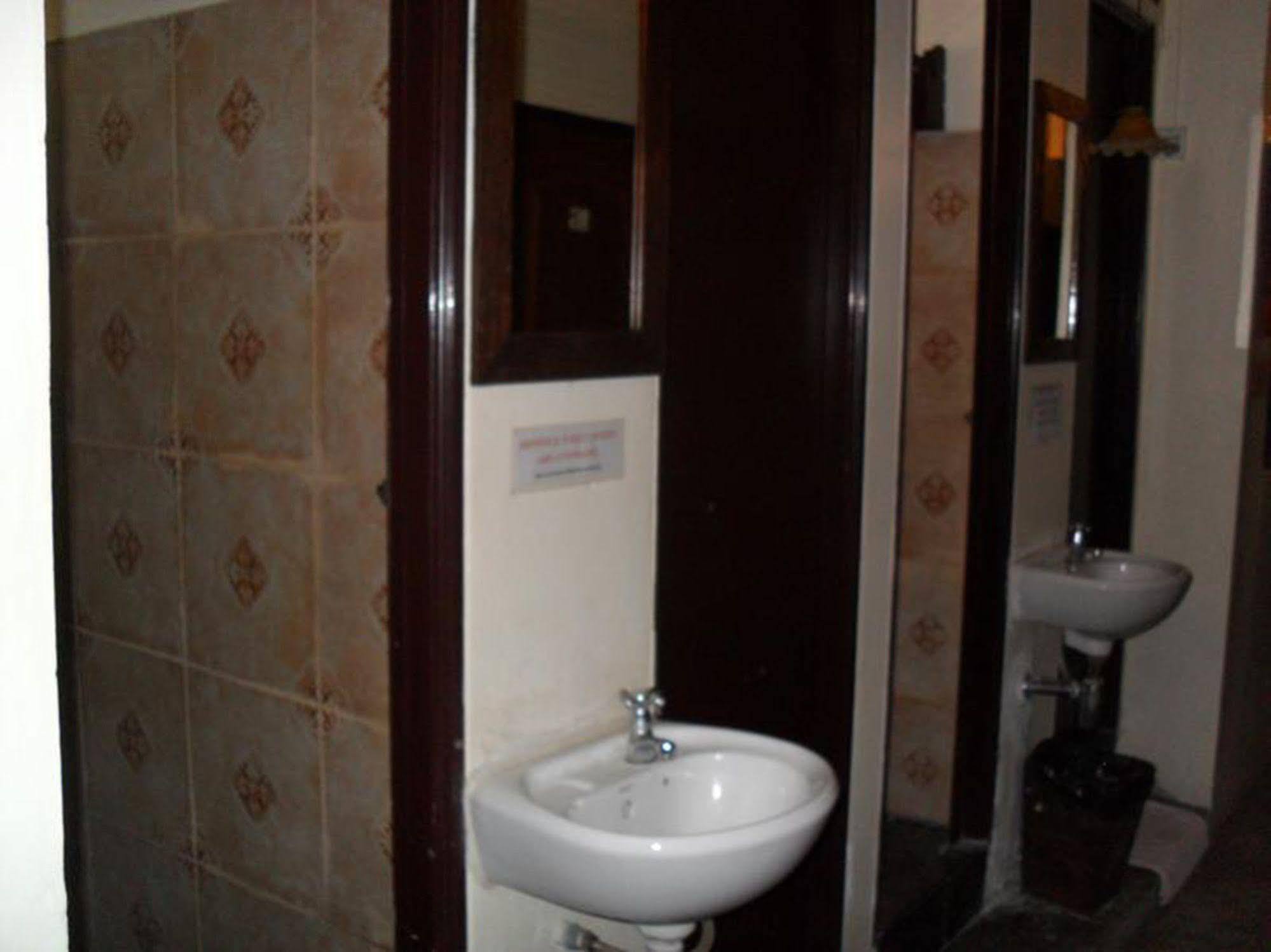 Yha Bangkok Airport Hostel Bang Phli Exterior photo
