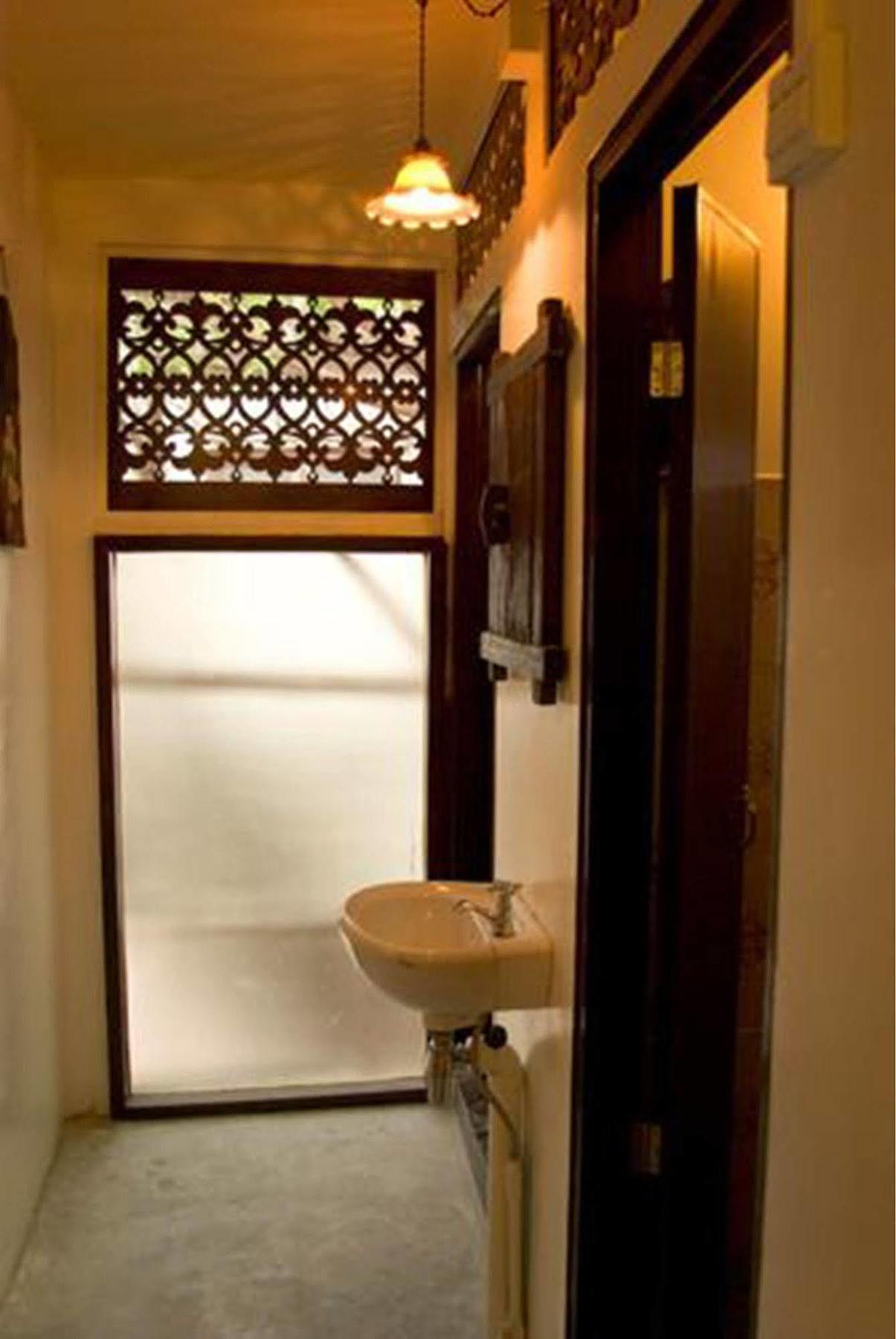 Yha Bangkok Airport Hostel Bang Phli Exterior photo