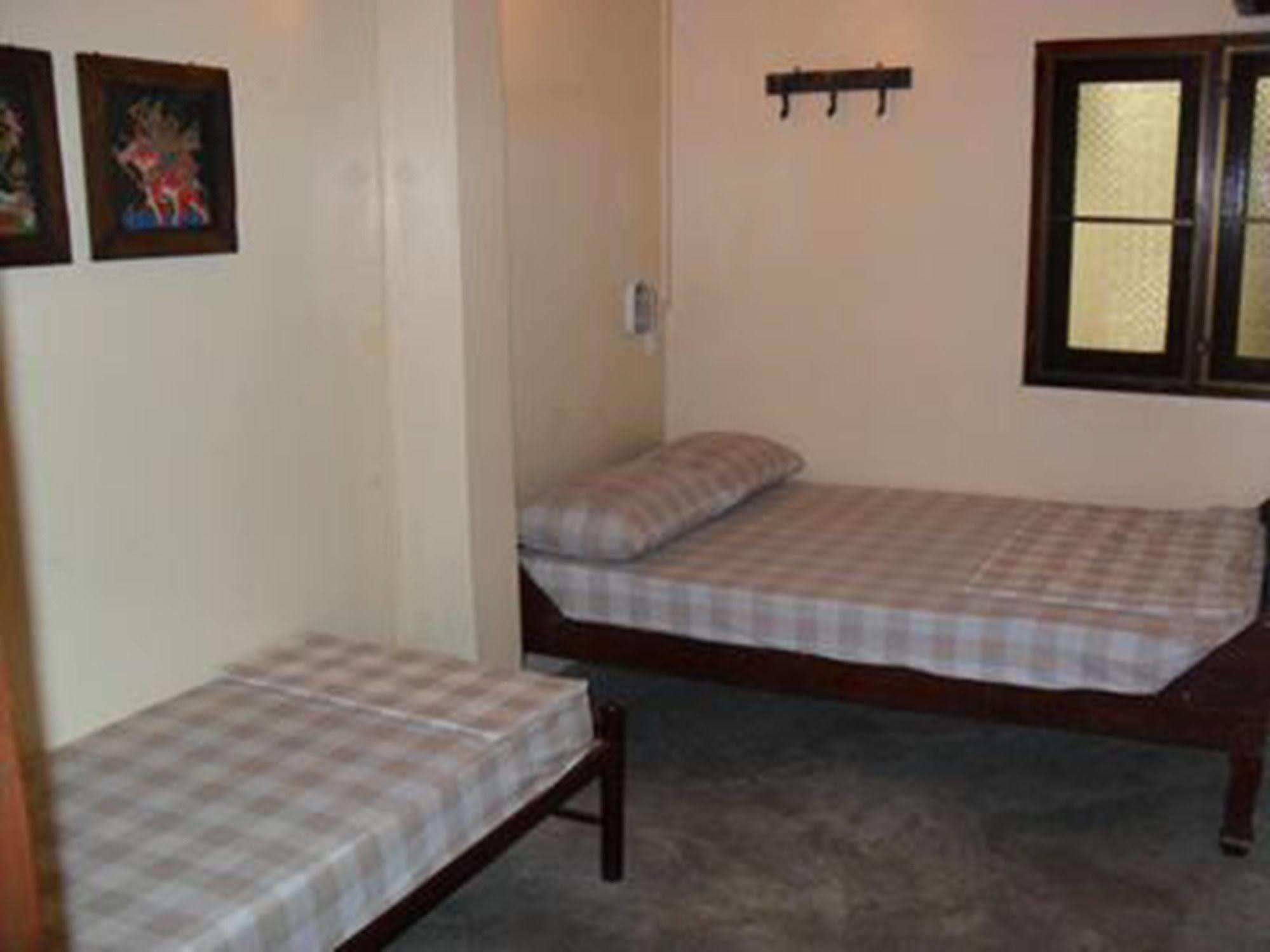 Yha Bangkok Airport Hostel Bang Phli Exterior photo