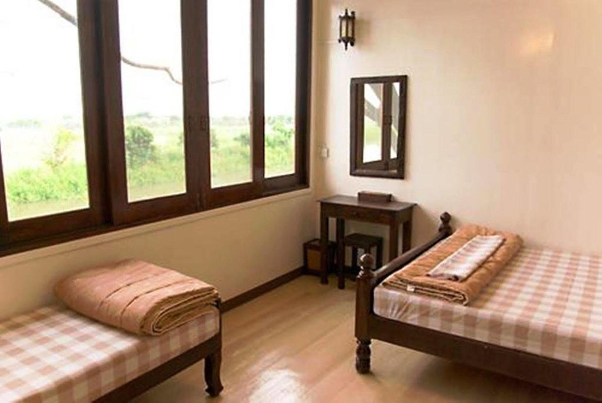 Yha Bangkok Airport Hostel Bang Phli Exterior photo